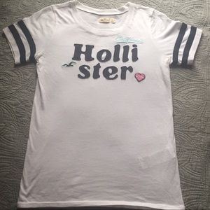Hollister Graphic Tee